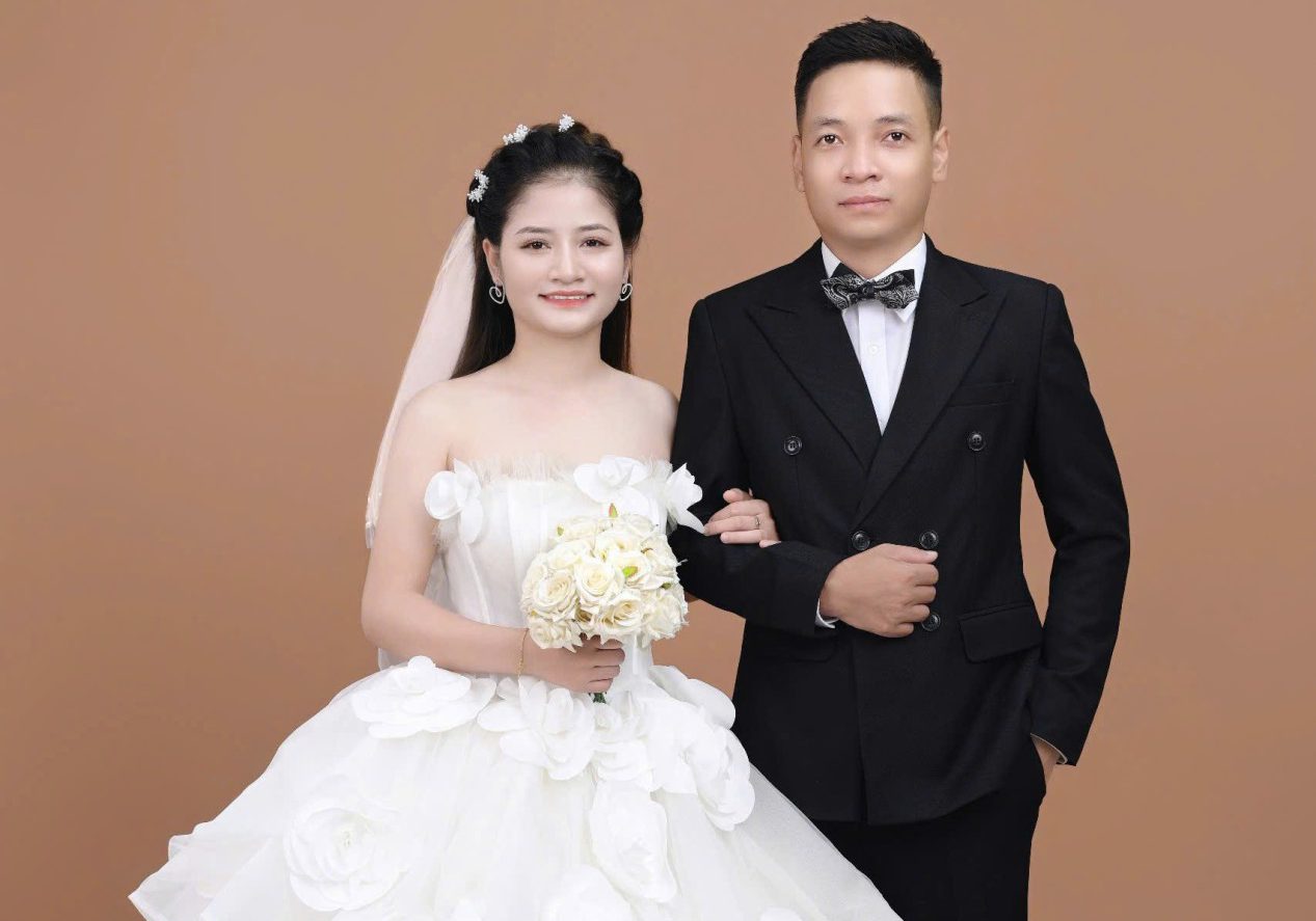 Hoàng Khuyên – Quang Lư